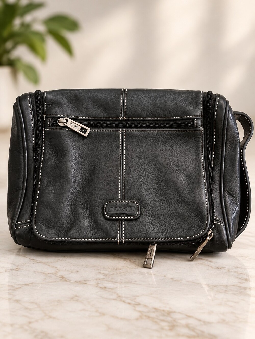 Fossil Genuine Leather Black Hanging Toiletry Dopp Kit Travel Organizer